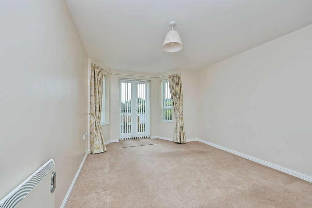 Property photo 3 of 10