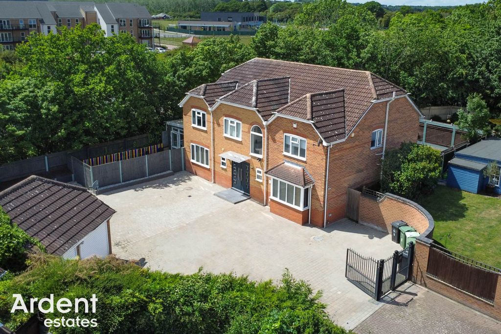 Property photo 1 of 44