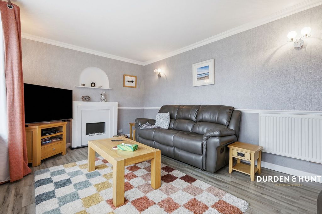 Property photo 3 of 23