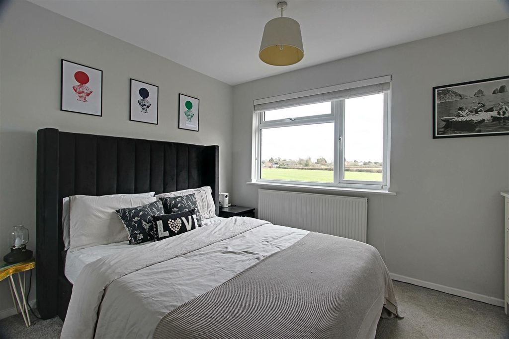 Property photo 3 of 18 Img_2686-Img_2688.Jpg