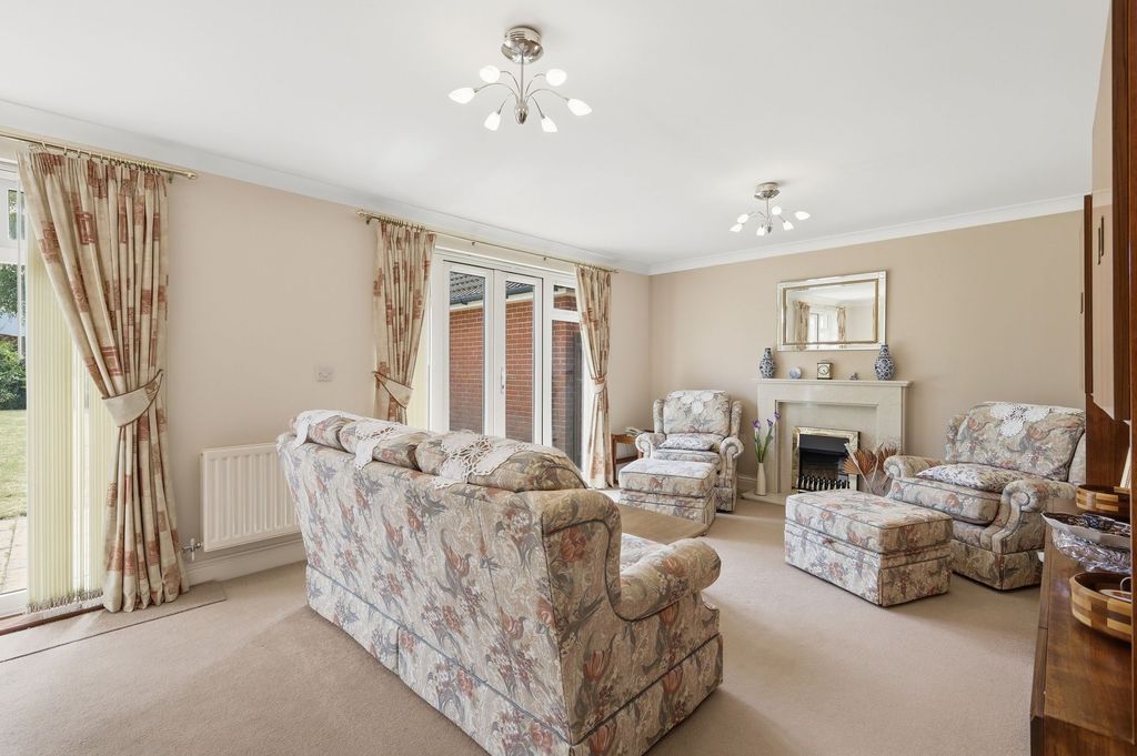 Property photo 3 of 19
