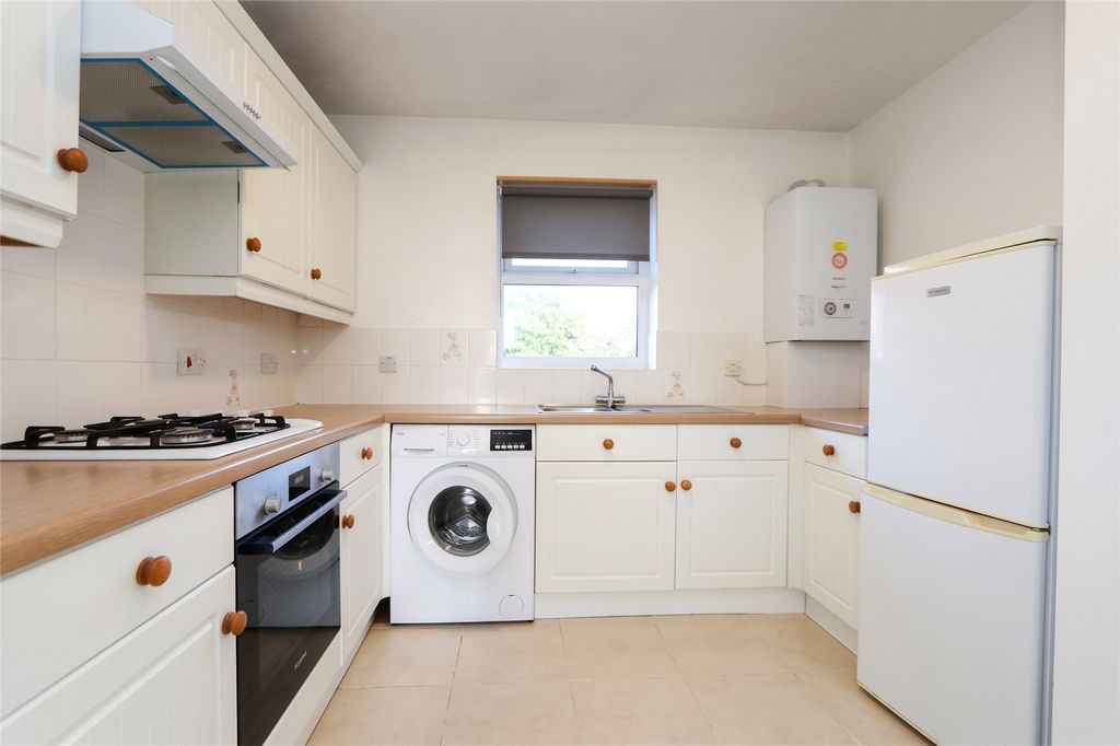 Property photo 2 of 11 Picture No. 21