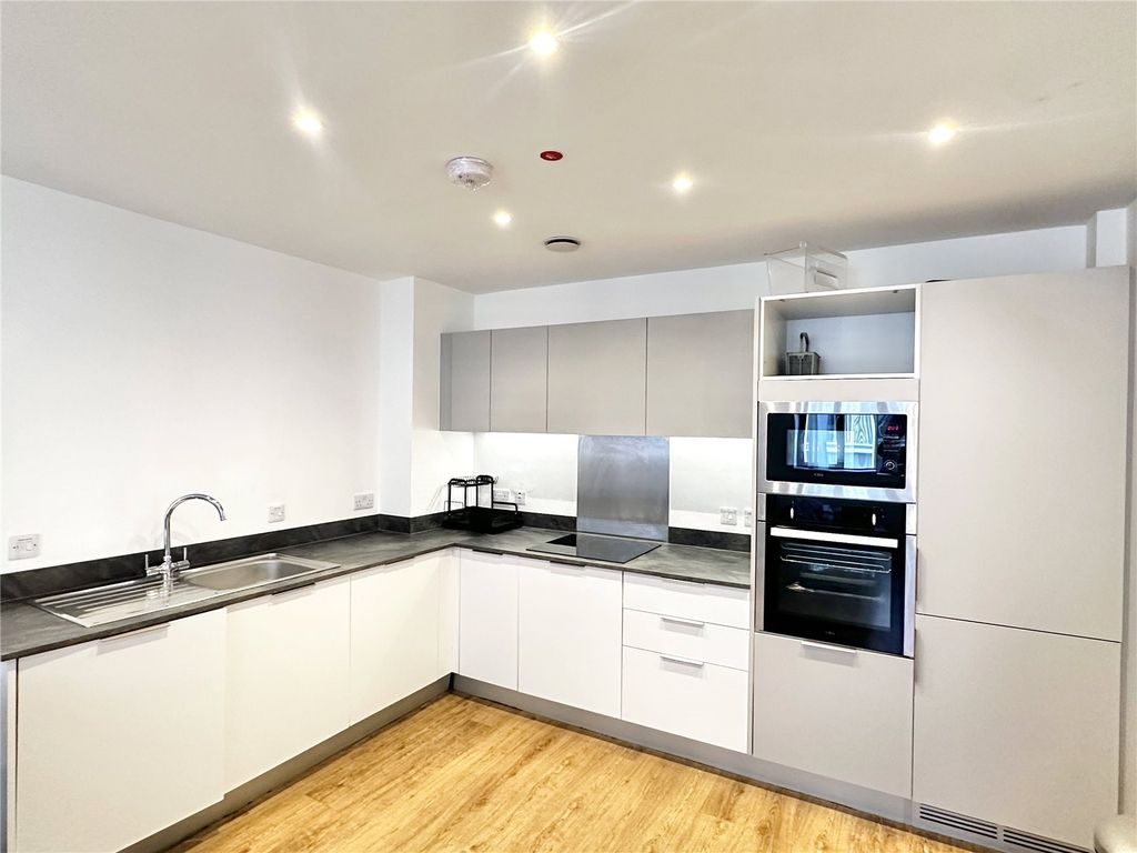 Property photo 2 of 7 Picture No. 12