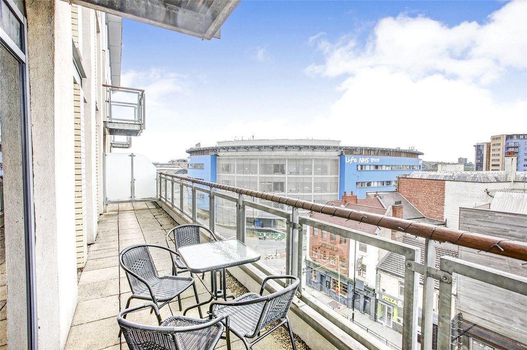 Property photo 1 of 17 Picture No. 06