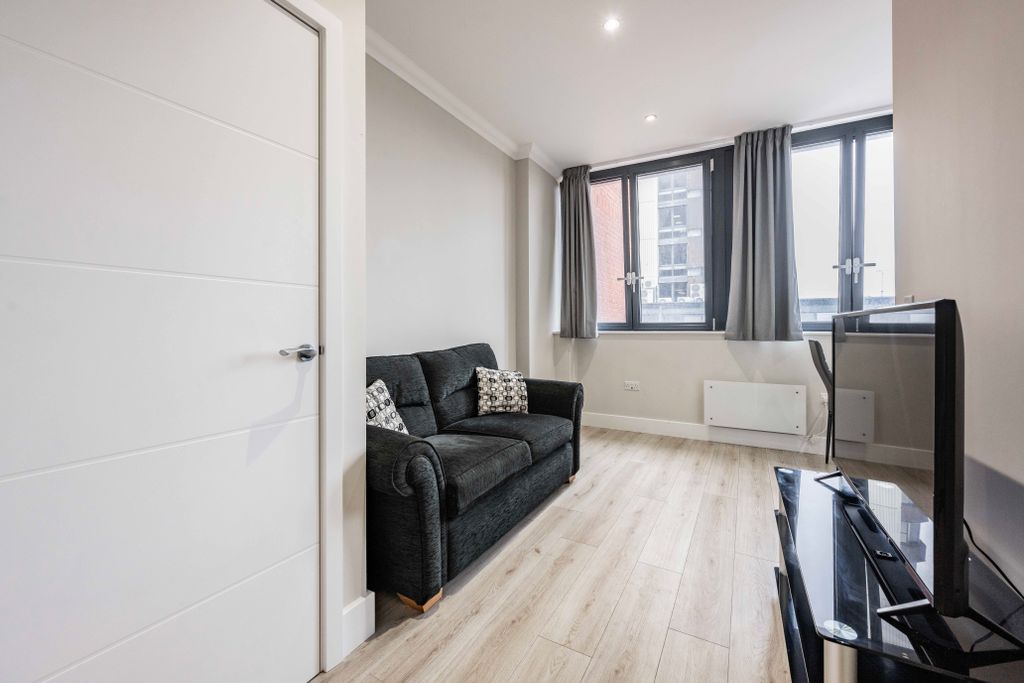 Property photo 3 of 10 Image