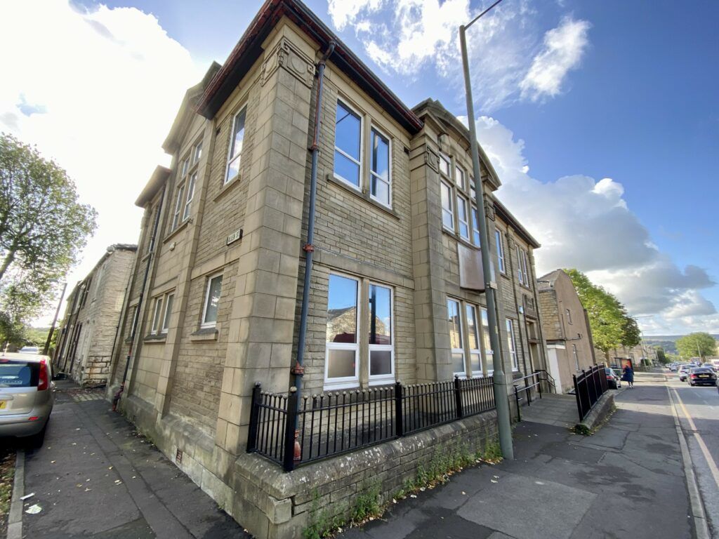 Property photo 2 of 10