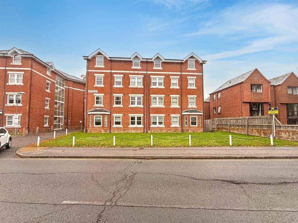 Property photo 1 of 16 Preston Court 001.Jpg
