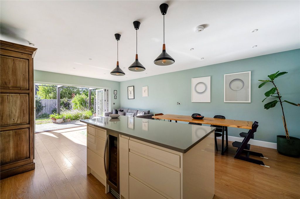 Property photo 3 of 19 Kitchen/Diner