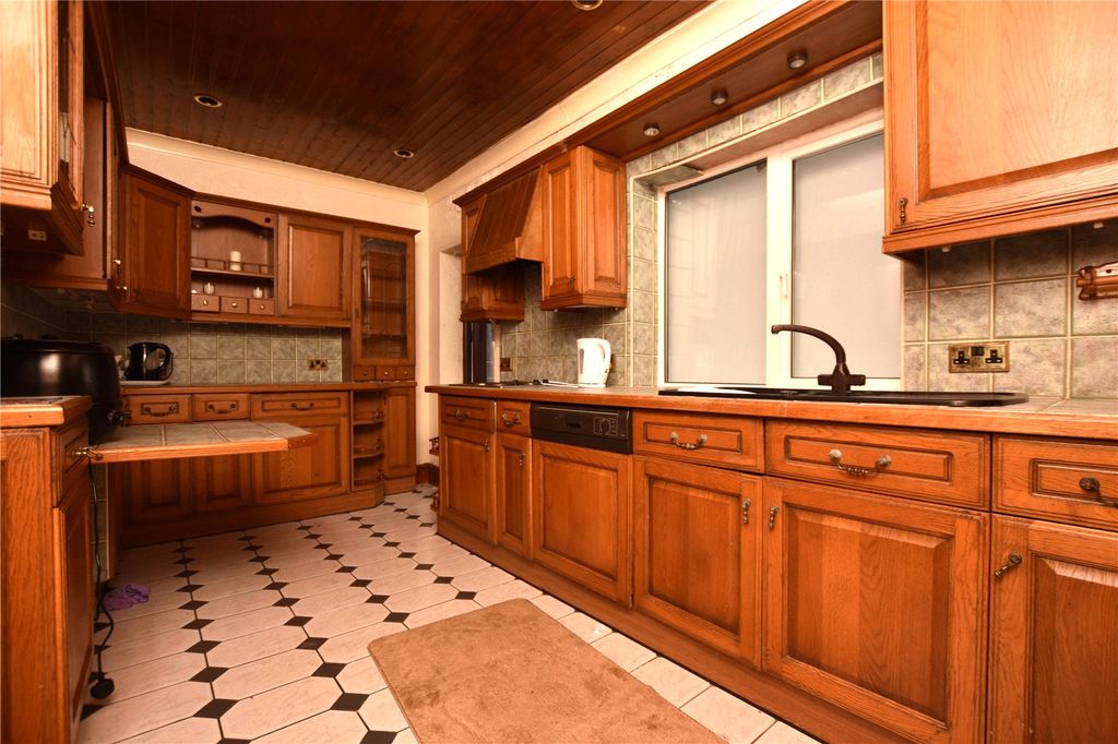 Property photo 3 of 11 Picture No. 06