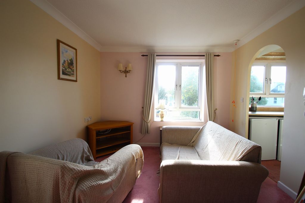 Property photo 3 of 8