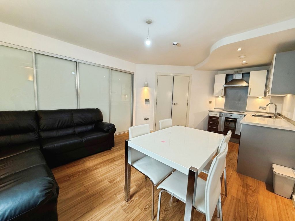 Property photo 1 of 10 Picture No. 05
