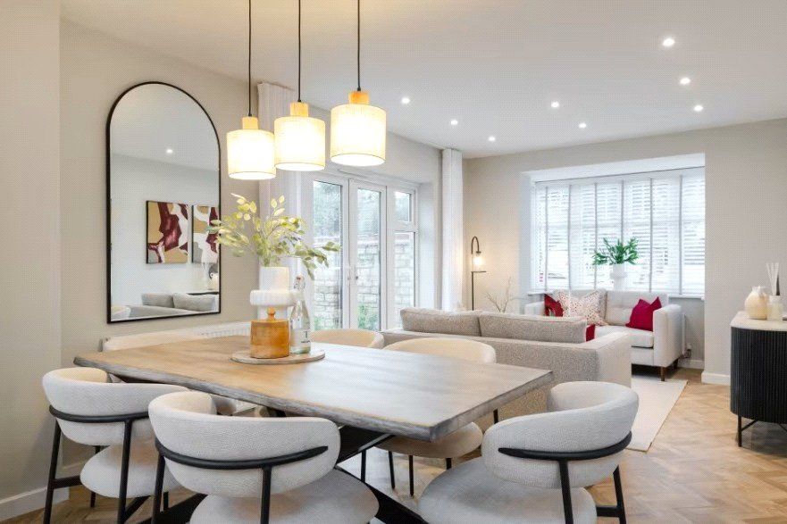 Property photo 2 of 11 Dining/Family Area