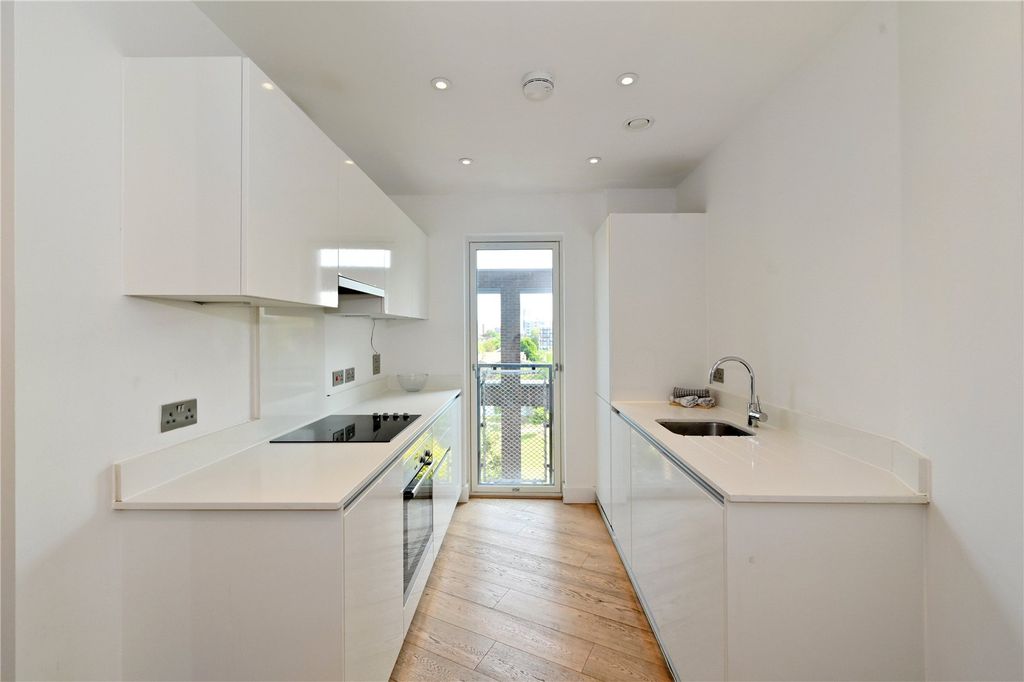 Property photo 3 of 12 Picture No. 12