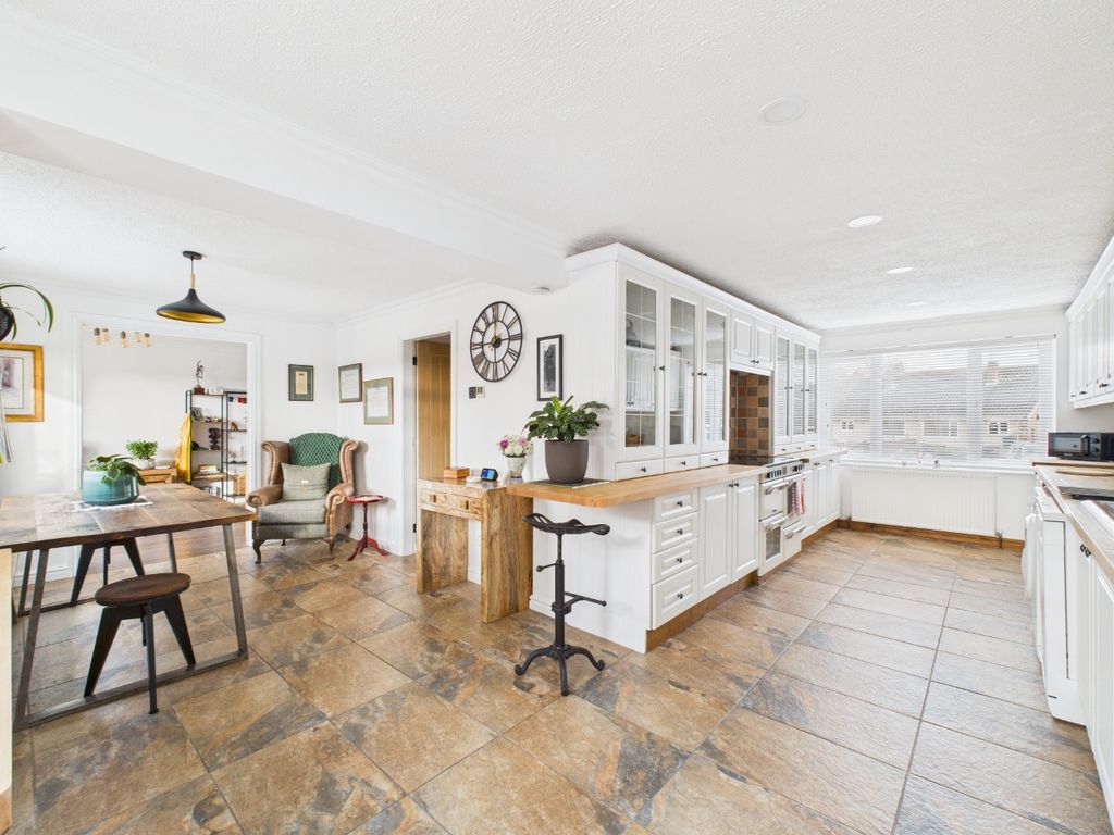 Property photo 3 of 36 4703338