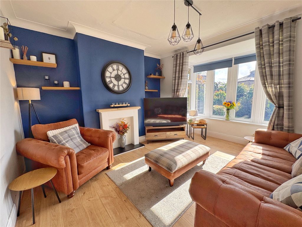 Property photo 2 of 39 Picture No. 35