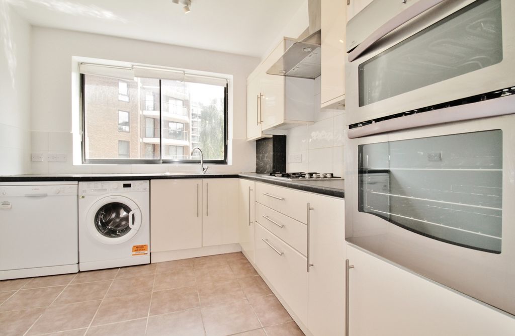 Property photo 3 of 16 Photo 8