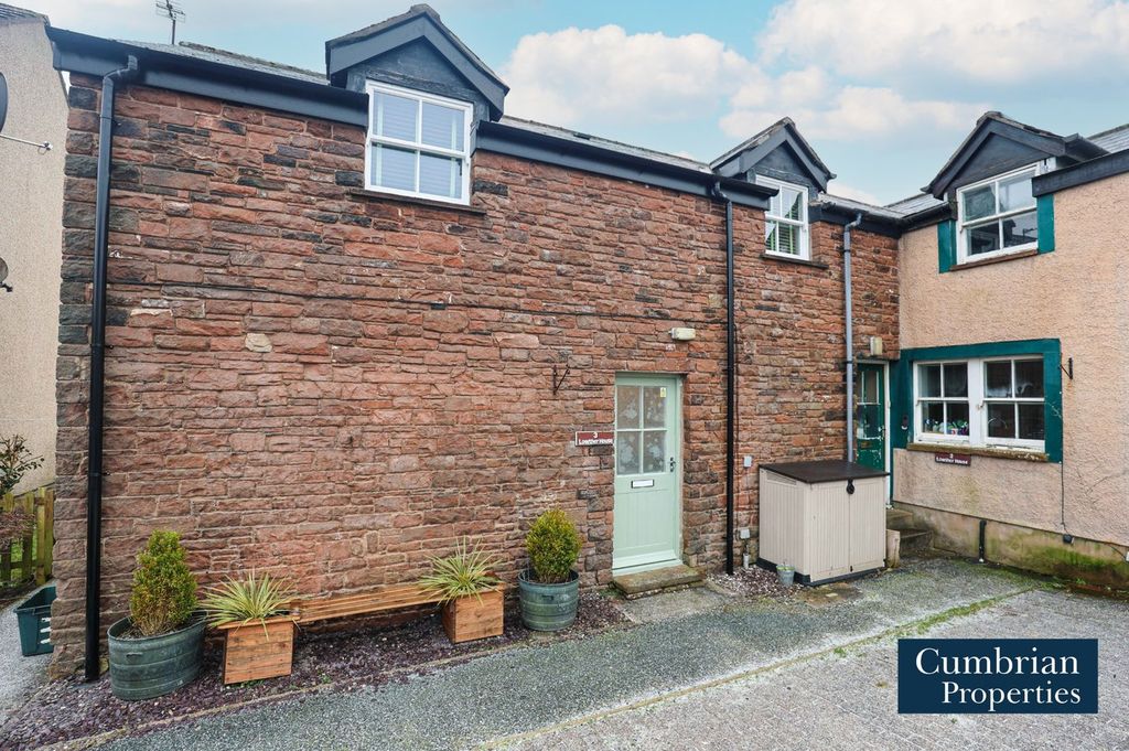 Property photo 1 of 11 Front External