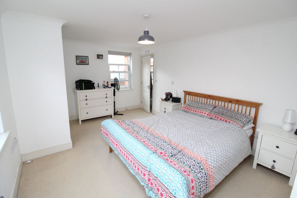 Property photo 2 of 8 Front