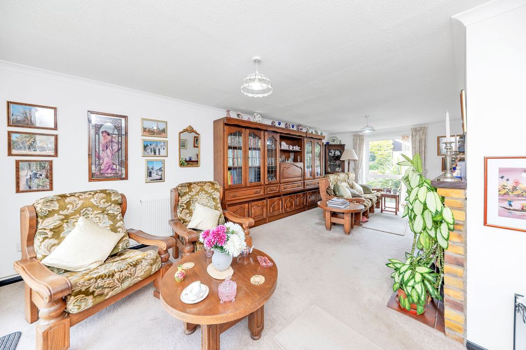Property photo 3 of 19