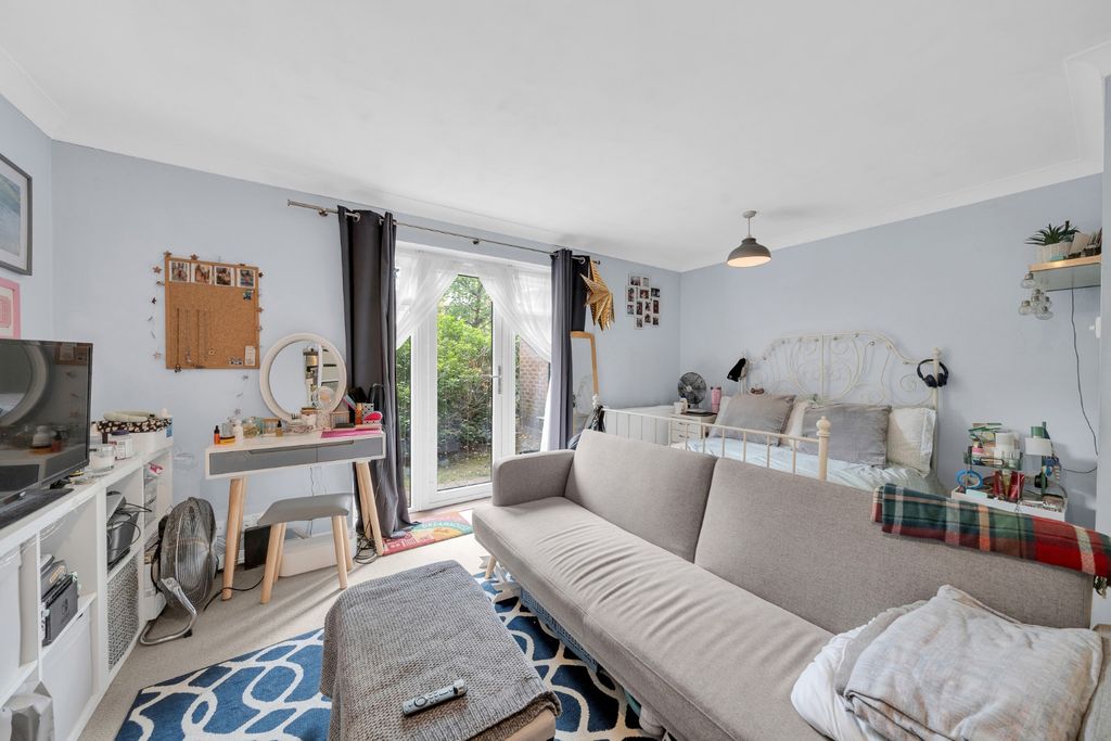 Property photo 2 of 13 4236352