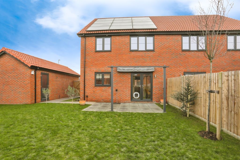 Property photo 2 of 19