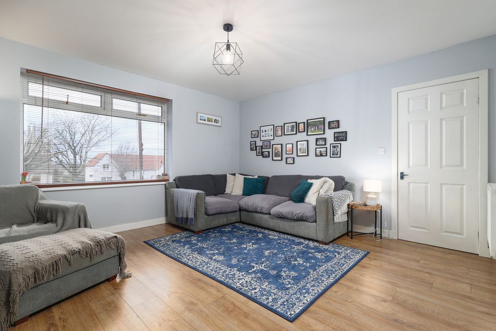 Property photo 3 of 37