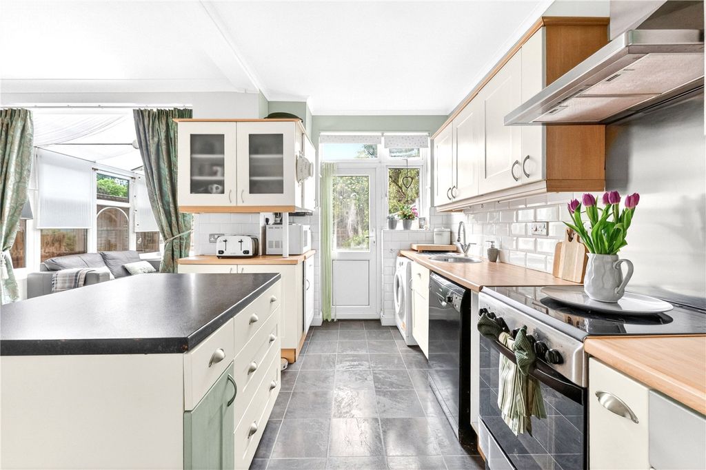 Additional image 7 of 4 bed terraced house for saleRichmond Avenue, Highams Park, London E4