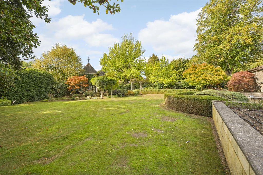 Property photo 3 of 44 0488Garden.Jpg