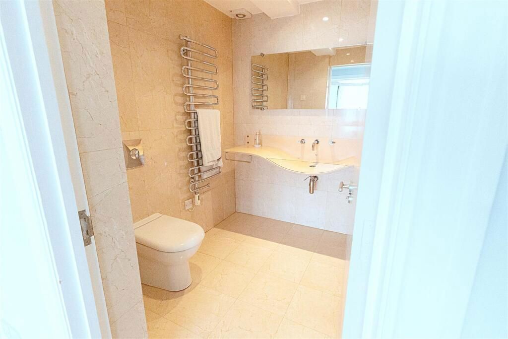 Additional image 8 of 3 bed flat for saleBradford Avenue, Cleethorpes DN35
