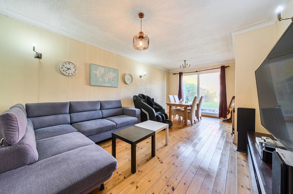 Property photo 3 of 19 Dining Room