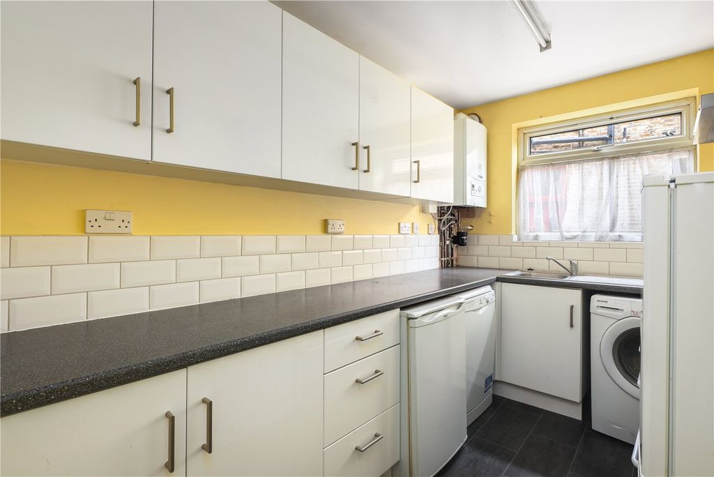 Property photo 3 of 14 Kitchen