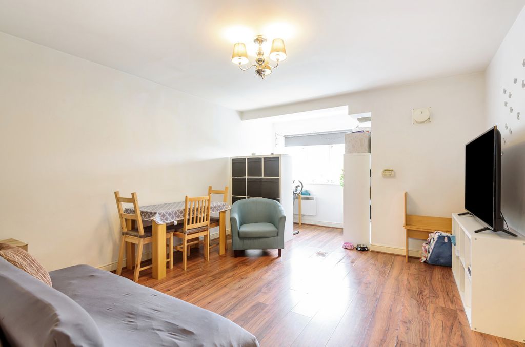 Property photo 2 of 8 916832 (3).Jpg