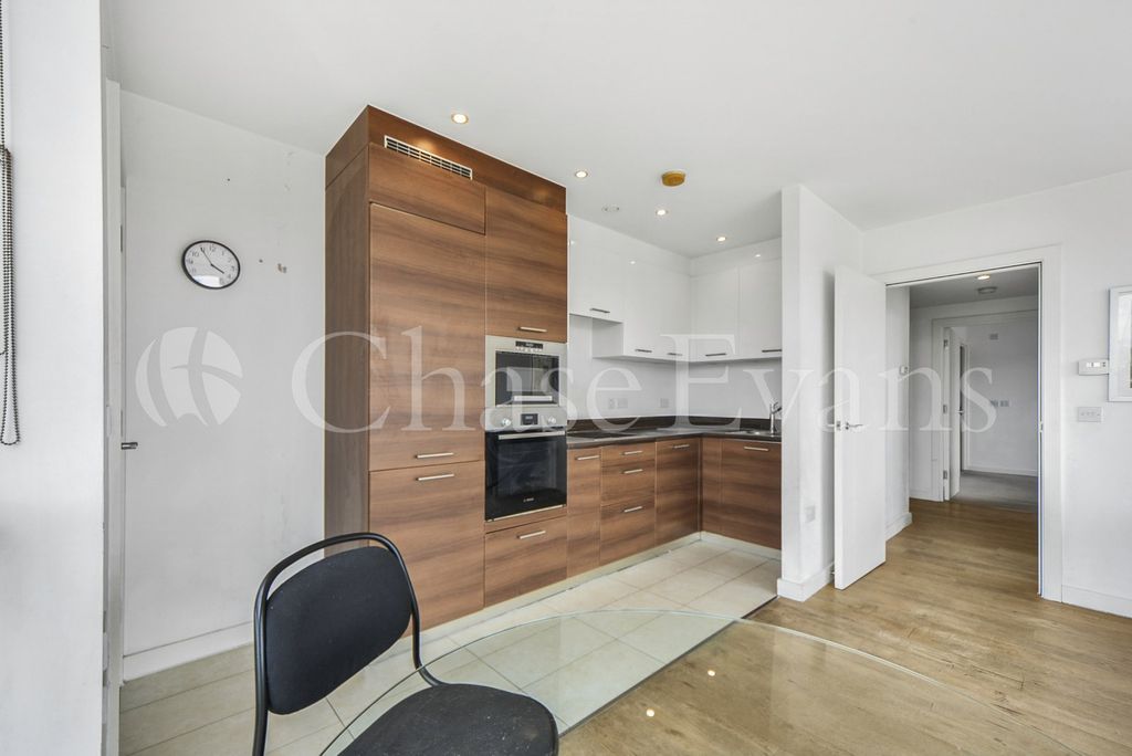 Property photo 2 of 20 Kitchen