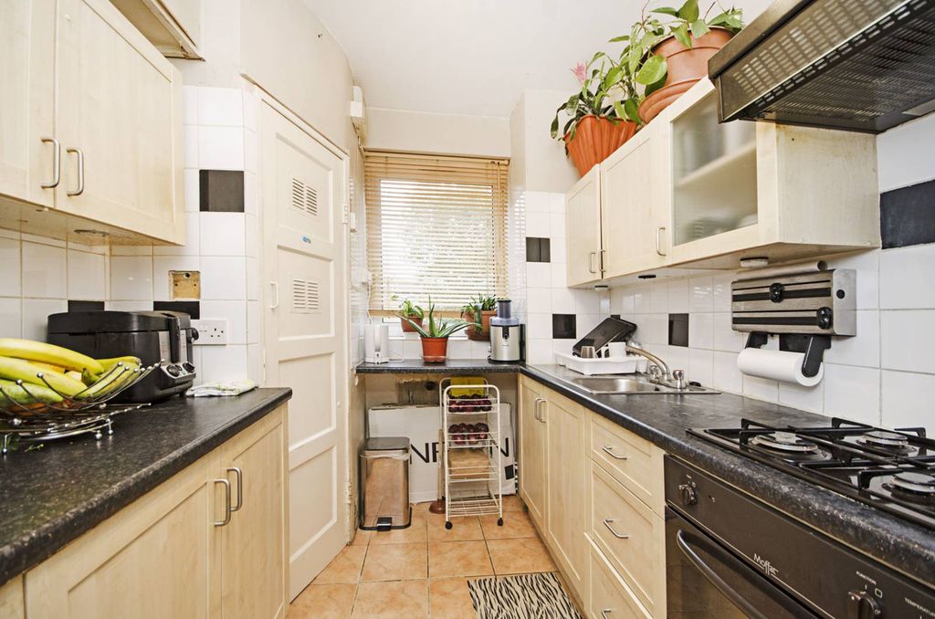 Property photo 2 of 5