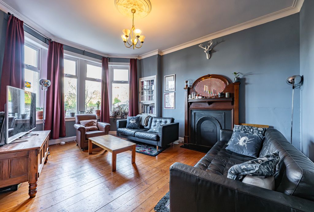 Property photo 2 of 54