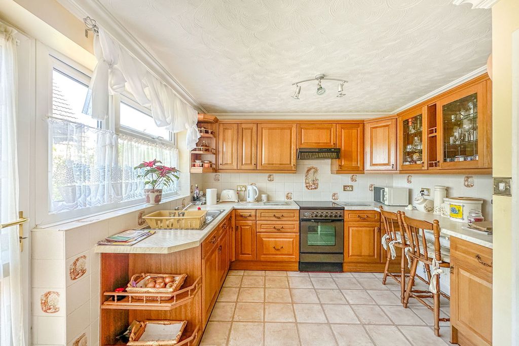 Property photo 3 of 14
