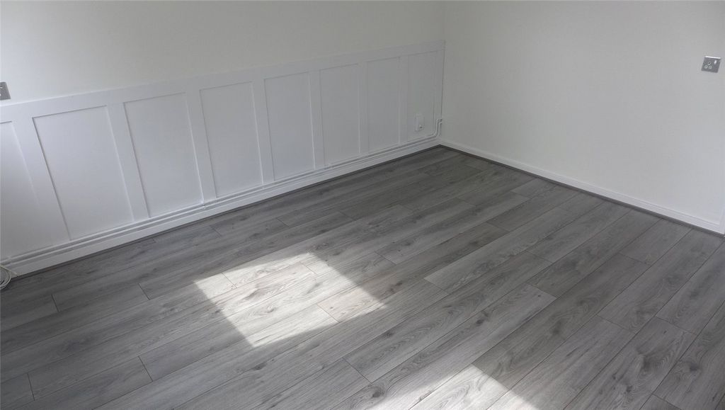 Property photo 3 of 6 Picture No. 19