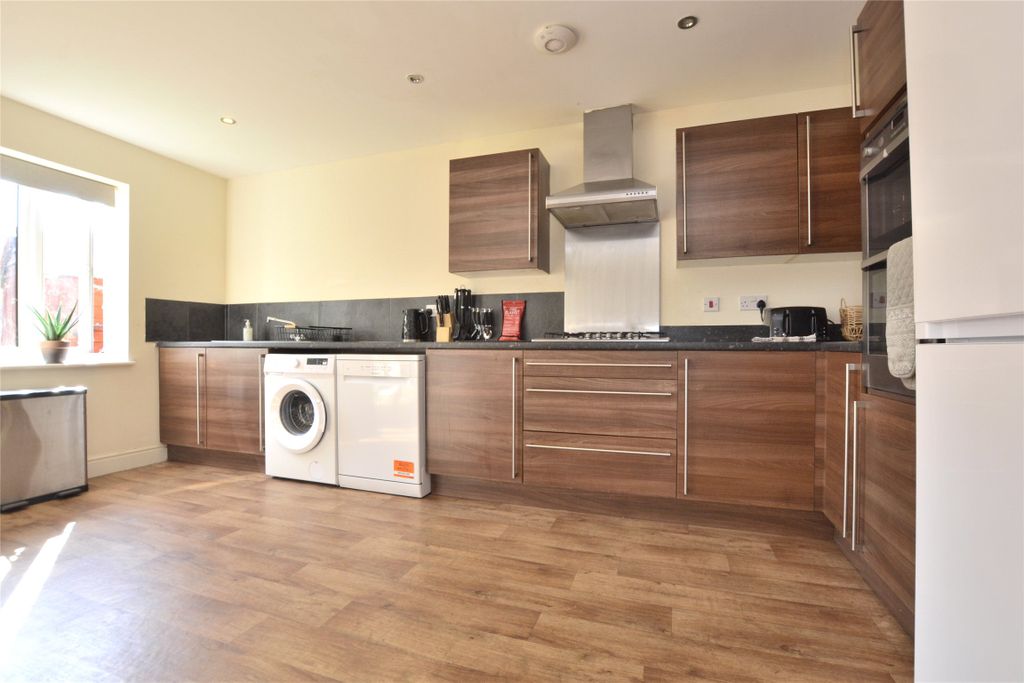 Property photo 2 of 16 Kitchen/Diner