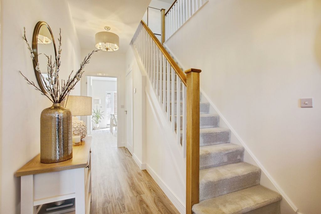 Property photo 3 of 30 Pbox-Img.Jpg