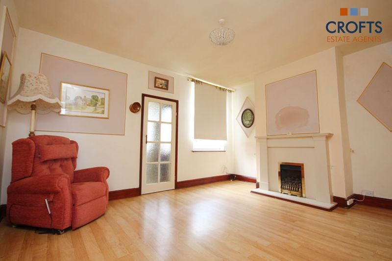 Property photo 3 of 10 Dining Room