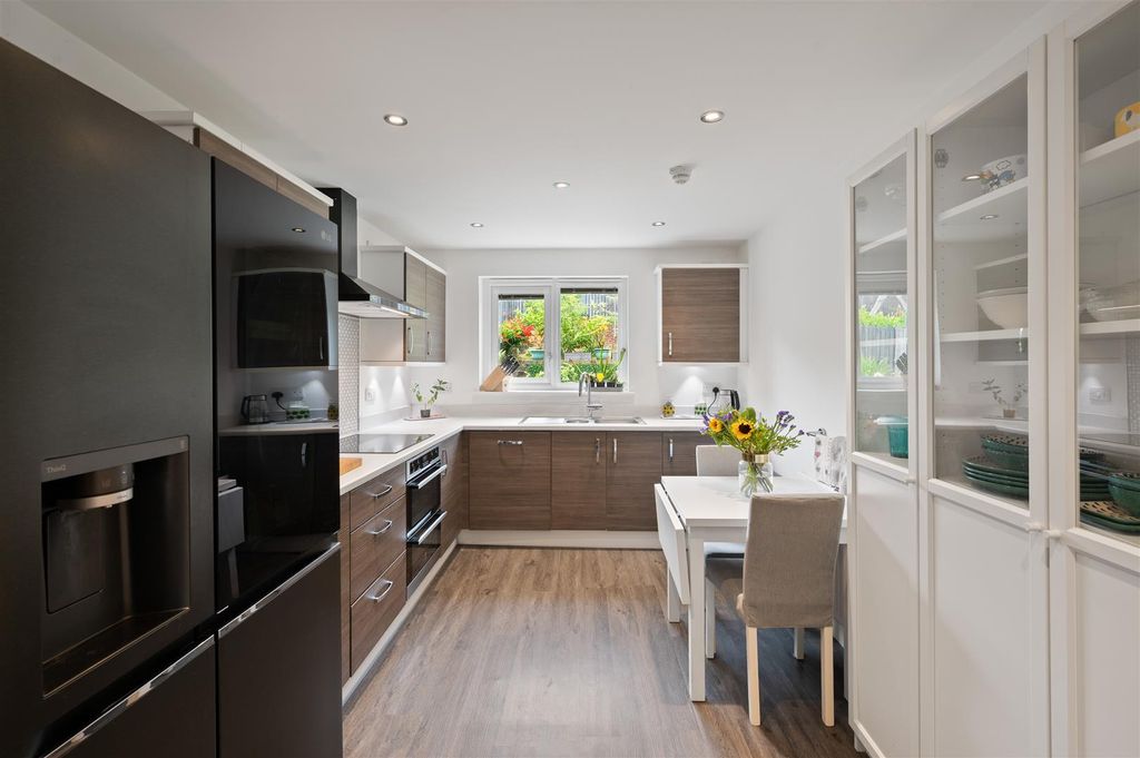 Property photo 3 of 43 22 Mickel Crescent 14.Jpg