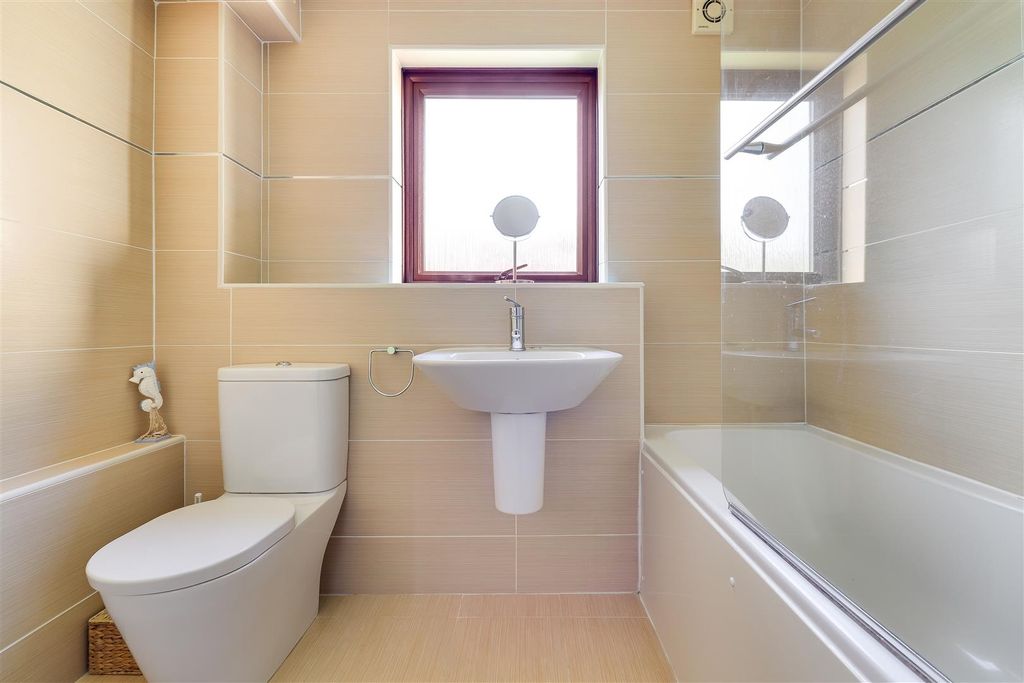 Property photo 3 of 14 Img (10).Jpg