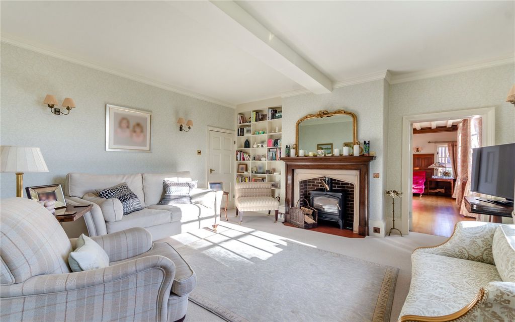 Property photo 3 of 26 Sitting Room