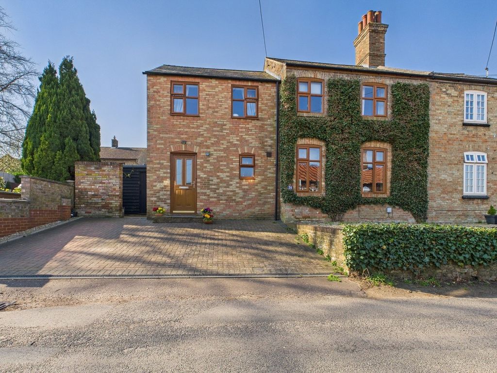 Property photo 2 of 23