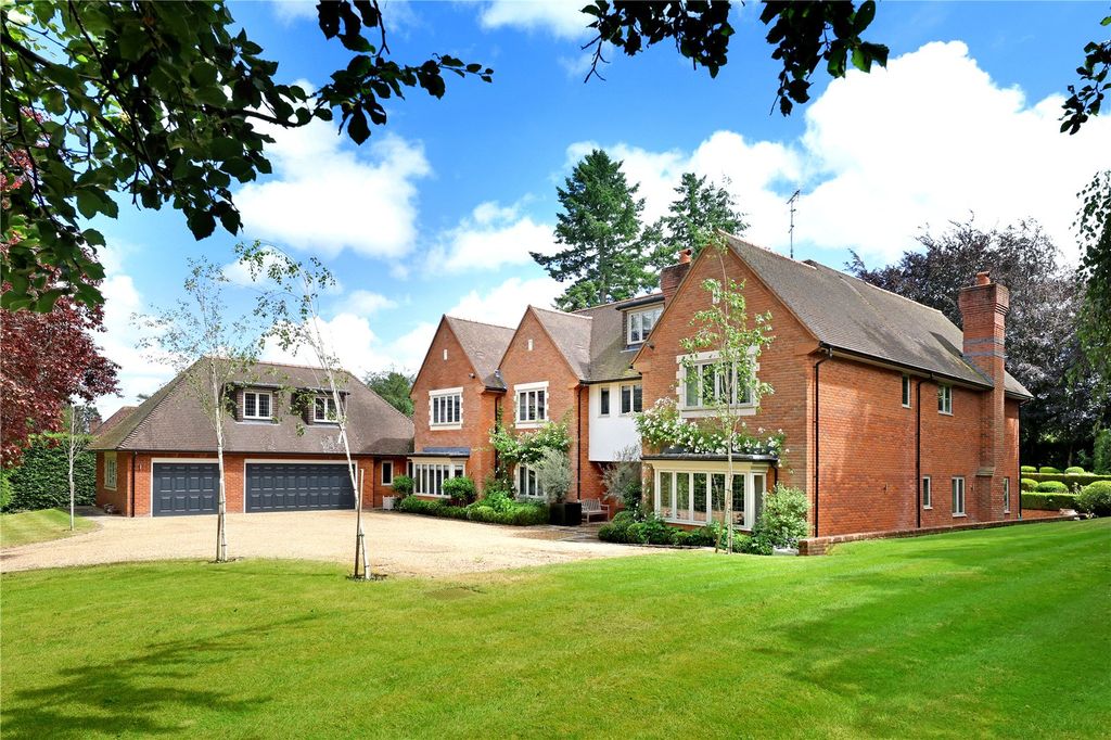Property photo 1 of 31 Dubarry House
