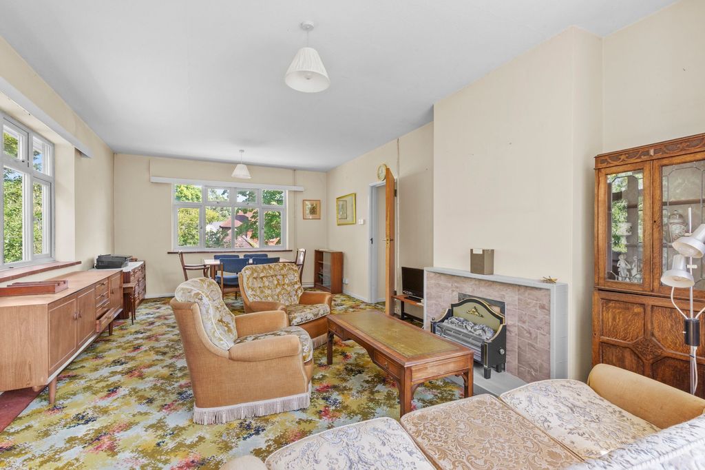Property photo 2 of 14