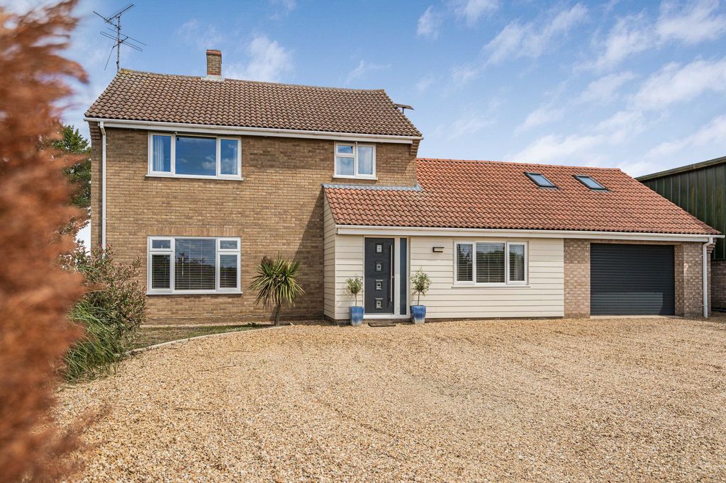 Property photo 2 of 31