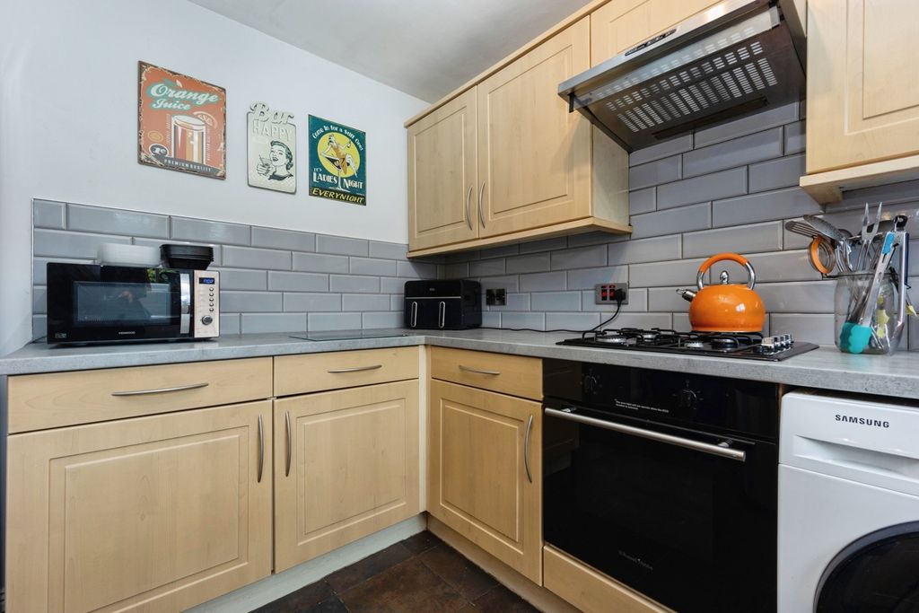 Property photo 3 of 29 Pbox-Img.Jpg