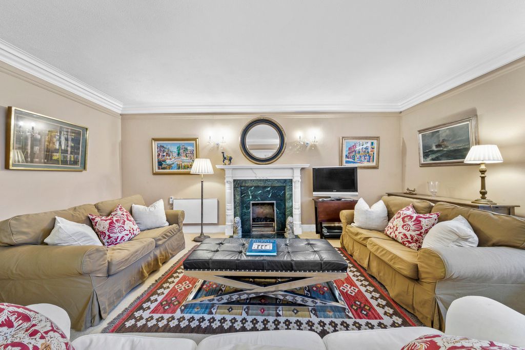 Property photo 3 of 12
