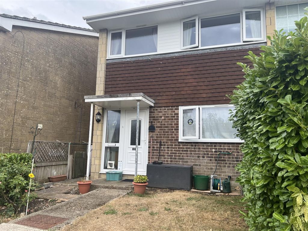 Property photo 1 of 12